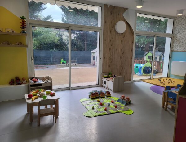 Micro-crèche A 2 Pas – Jaune Ferry à Sartrouville