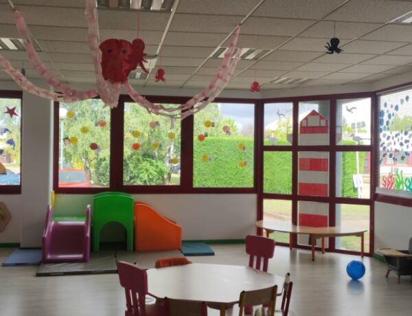 Crèche galopade et les géants à La Chapelle-Saint-Mesmin