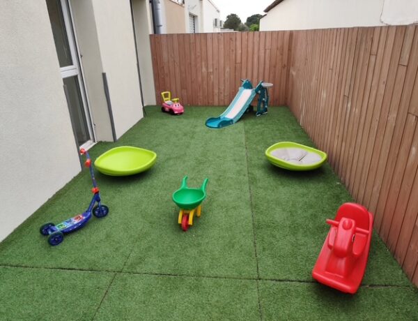 Micro-crèche Tétines et Mandolines à Uchaud