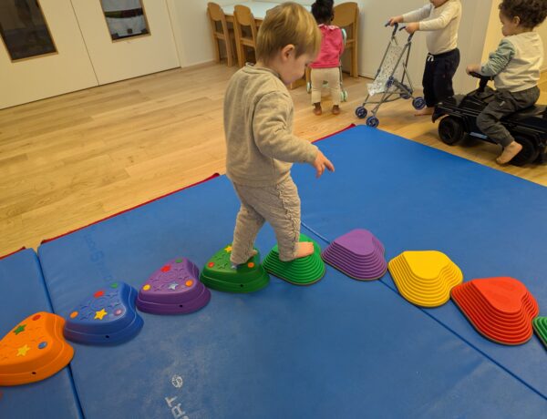 Micro-crèche Montessori Les Colibris – Suresnes